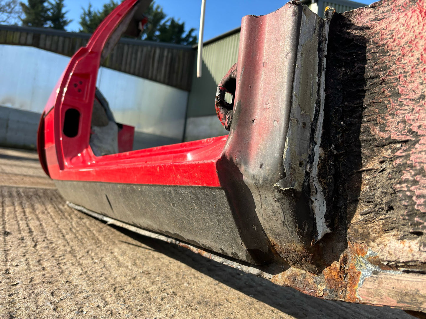 Porsche 924 1983 right side cut, rear fender with sill