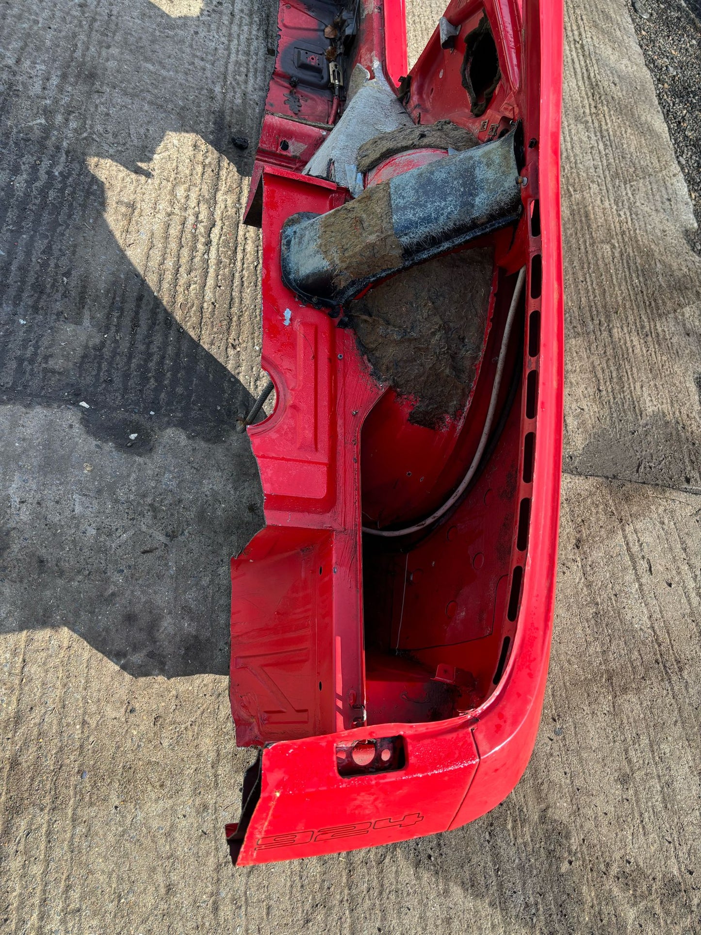 Porsche 924 1983 right side cut, rear fender with sill