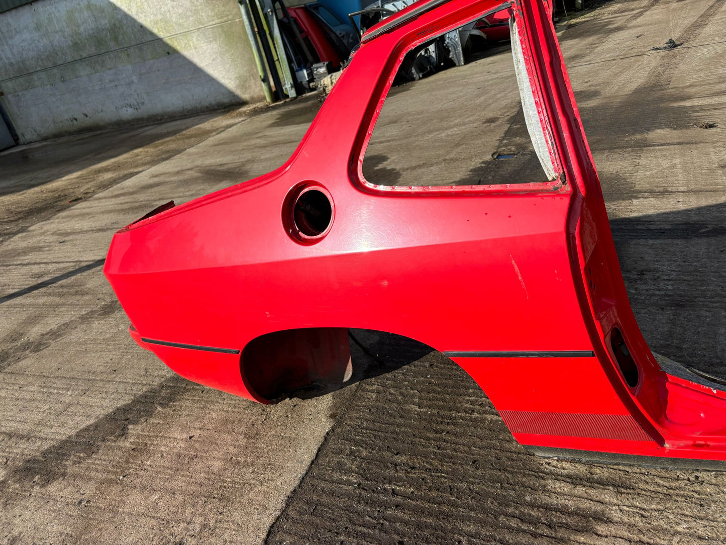 Porsche 924 1983 right side cut, rear fender with sill