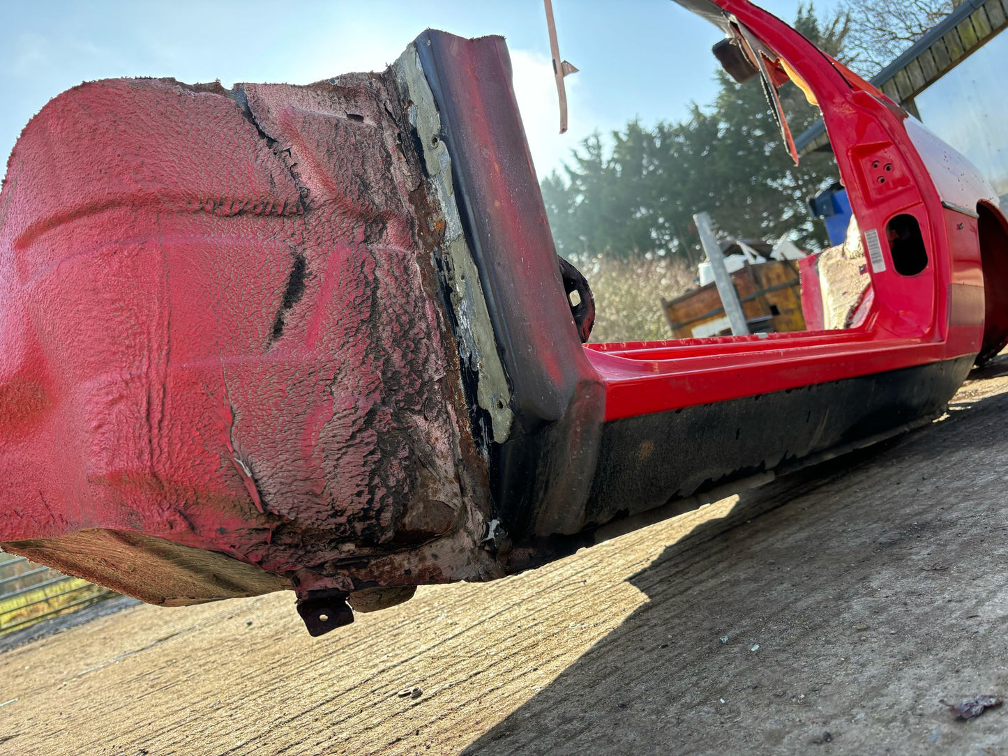 Porsche 924 1983 left side cut, rear fender with sill