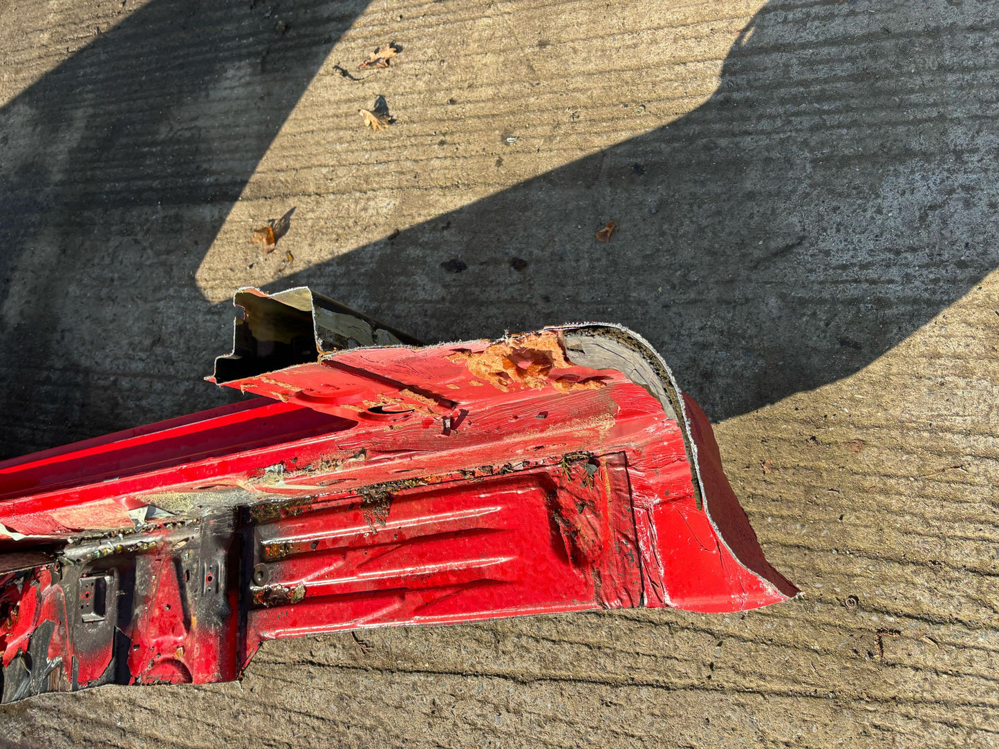 Porsche 924 1983 left side cut, rear fender with sill