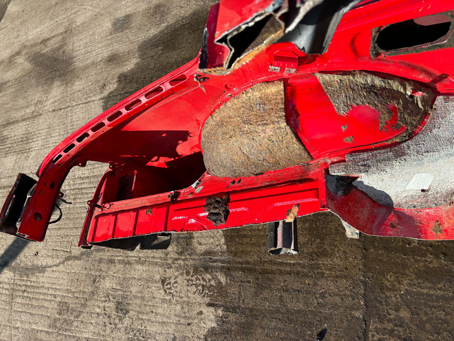 Porsche 924 1983 left side cut, rear fender with sill