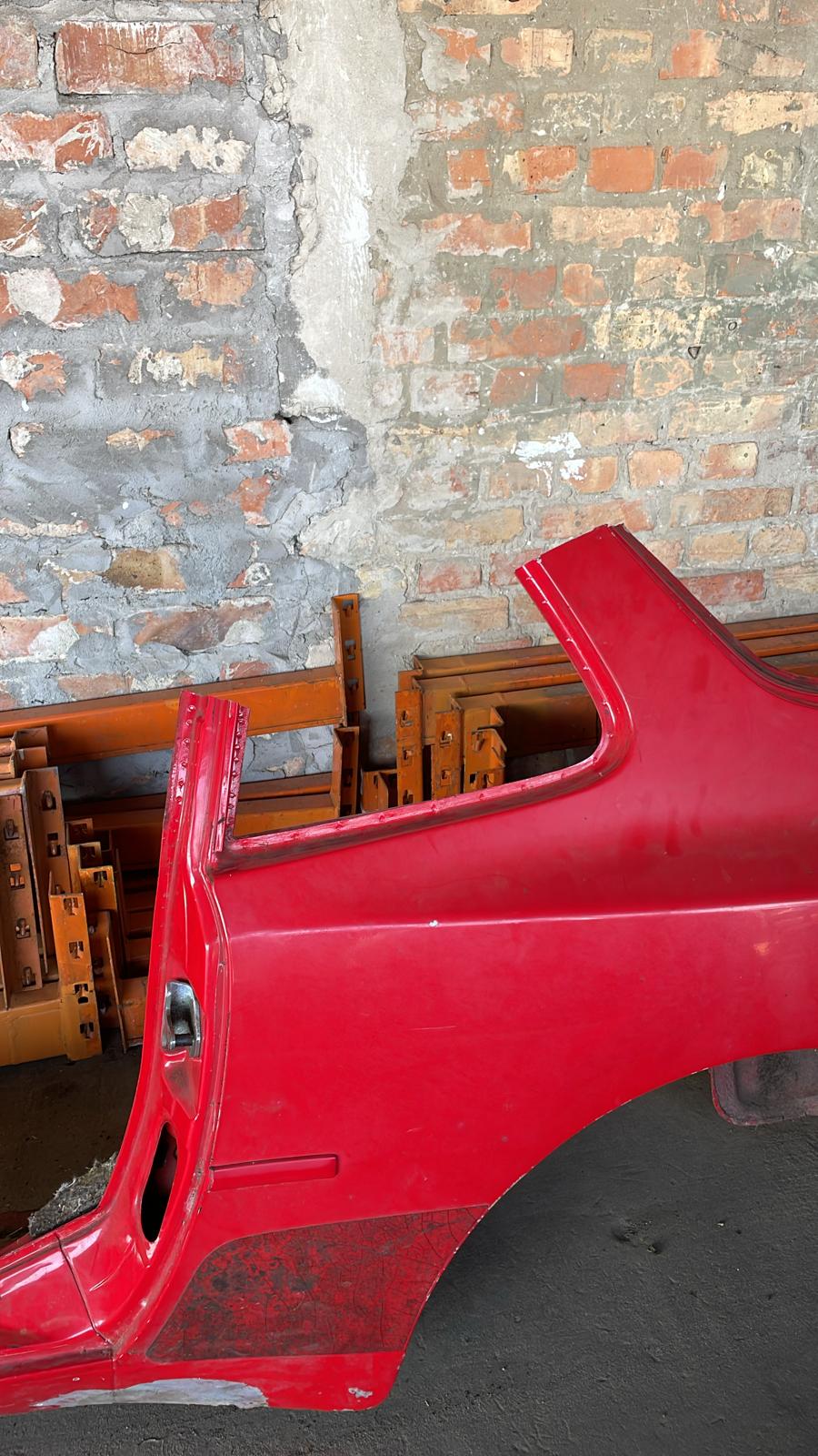 Porsche 944 Turbo  1989 left side cut, rear fender with sill