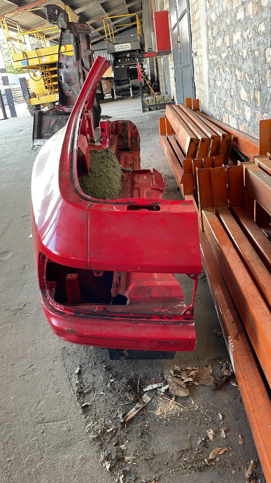 Porsche 944 Turbo  1989 left side cut, rear fender with sill