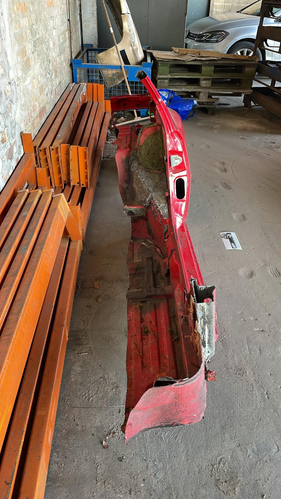 Porsche 944 Turbo  1989 left side cut, rear fender with sill