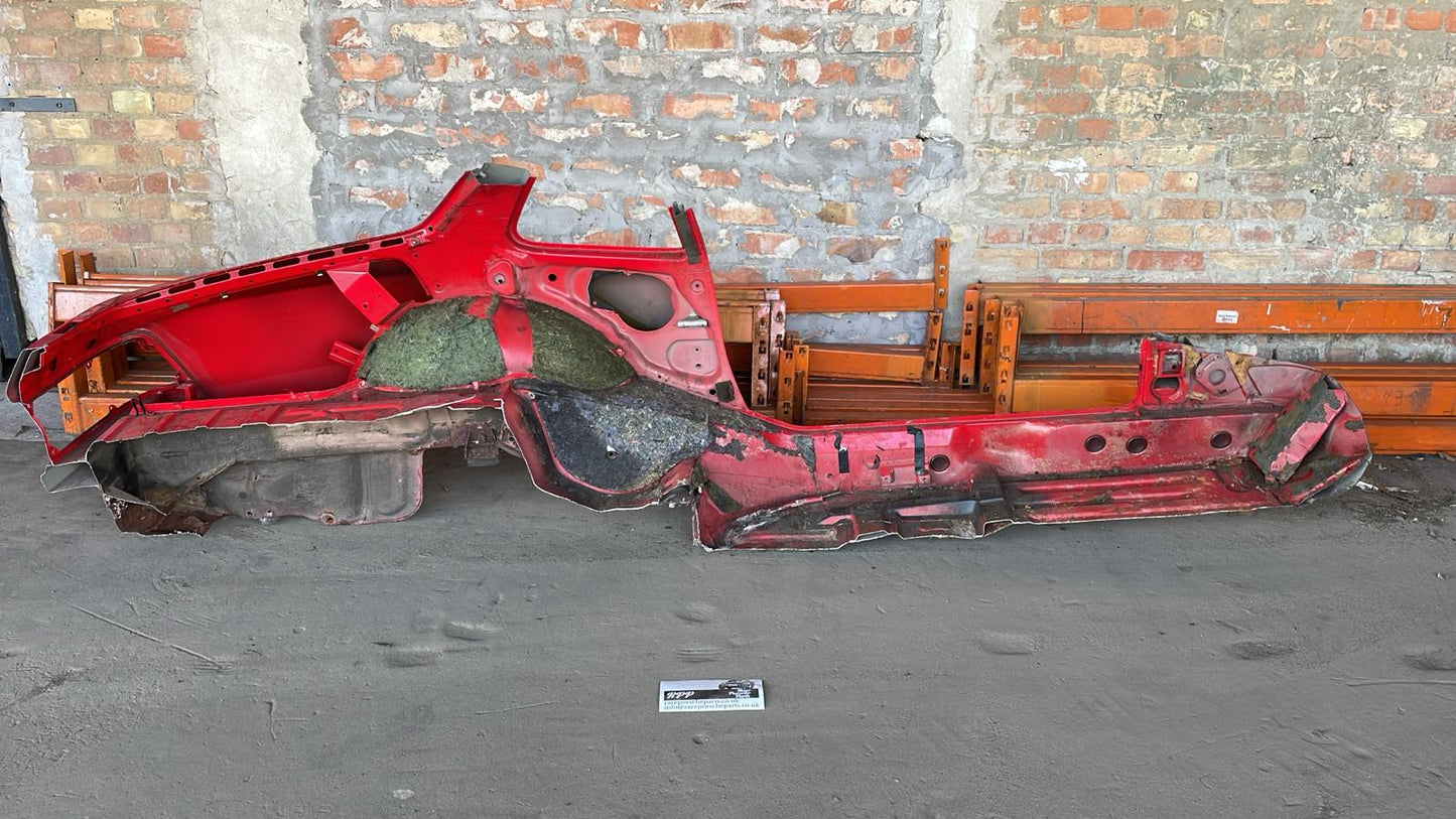 Porsche 944 Turbo  1989 left side cut, rear fender with sill