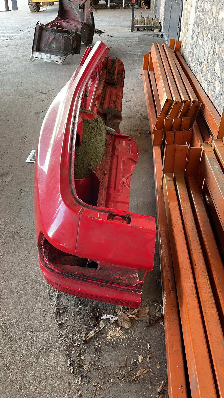 Porsche 944 Turbo  1989 left side cut, rear fender with sill