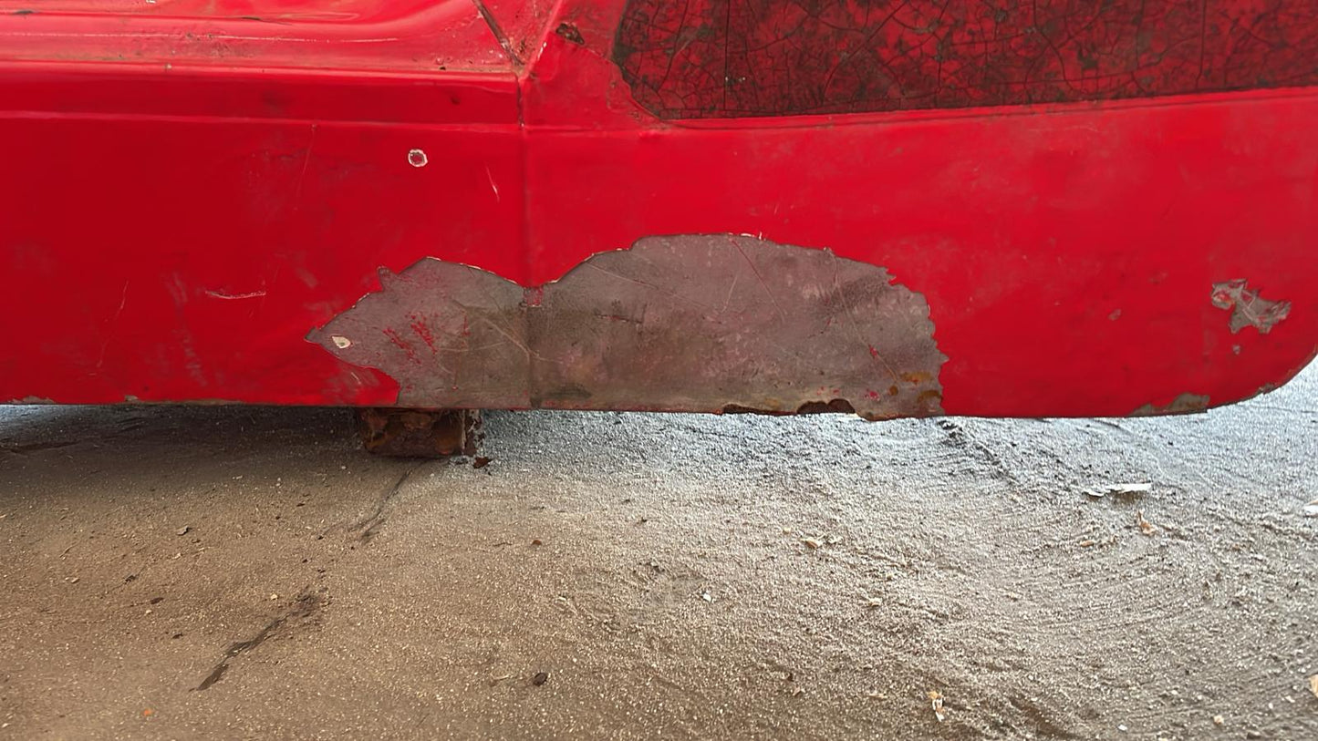 Porsche 944 Turbo  1989 left side cut, rear fender with sill