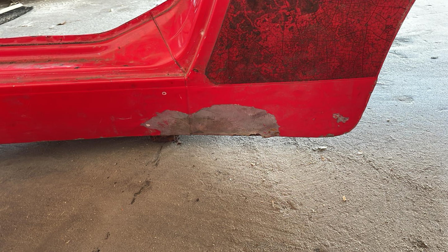 Porsche 944 Turbo  1989 left side cut, rear fender with sill