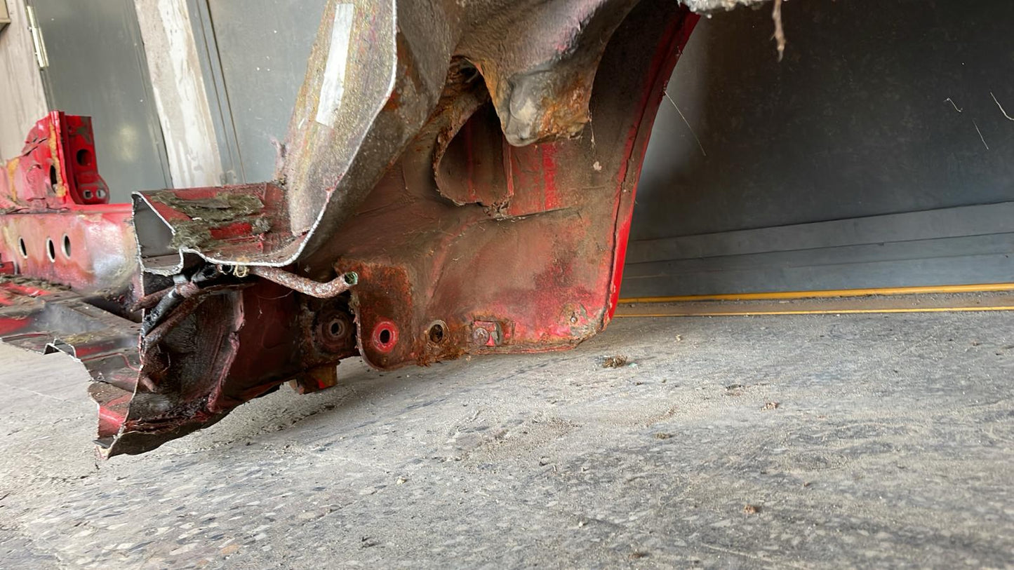 Porsche 944 Turbo  1989 right side cut, rear fender with sill