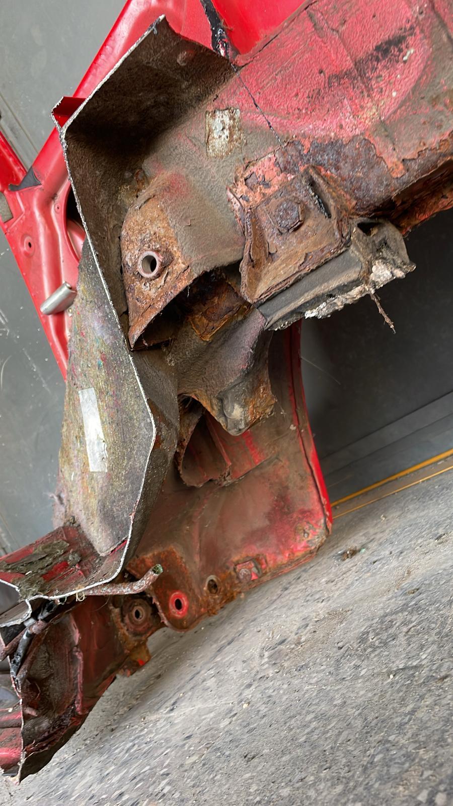 Porsche 944 Turbo  1989 right side cut, rear fender with sill