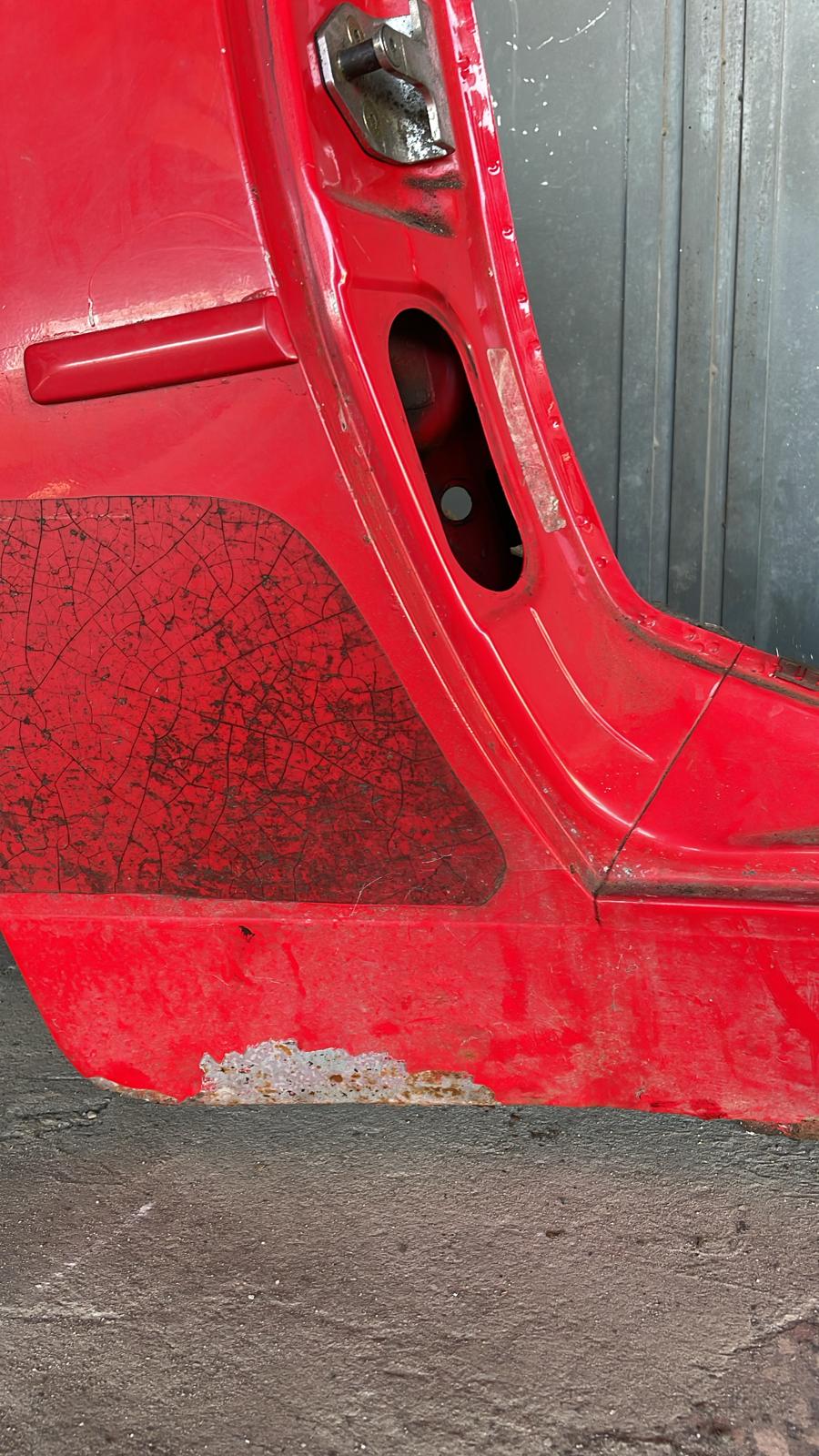 Porsche 944 Turbo  1989 right side cut, rear fender with sill