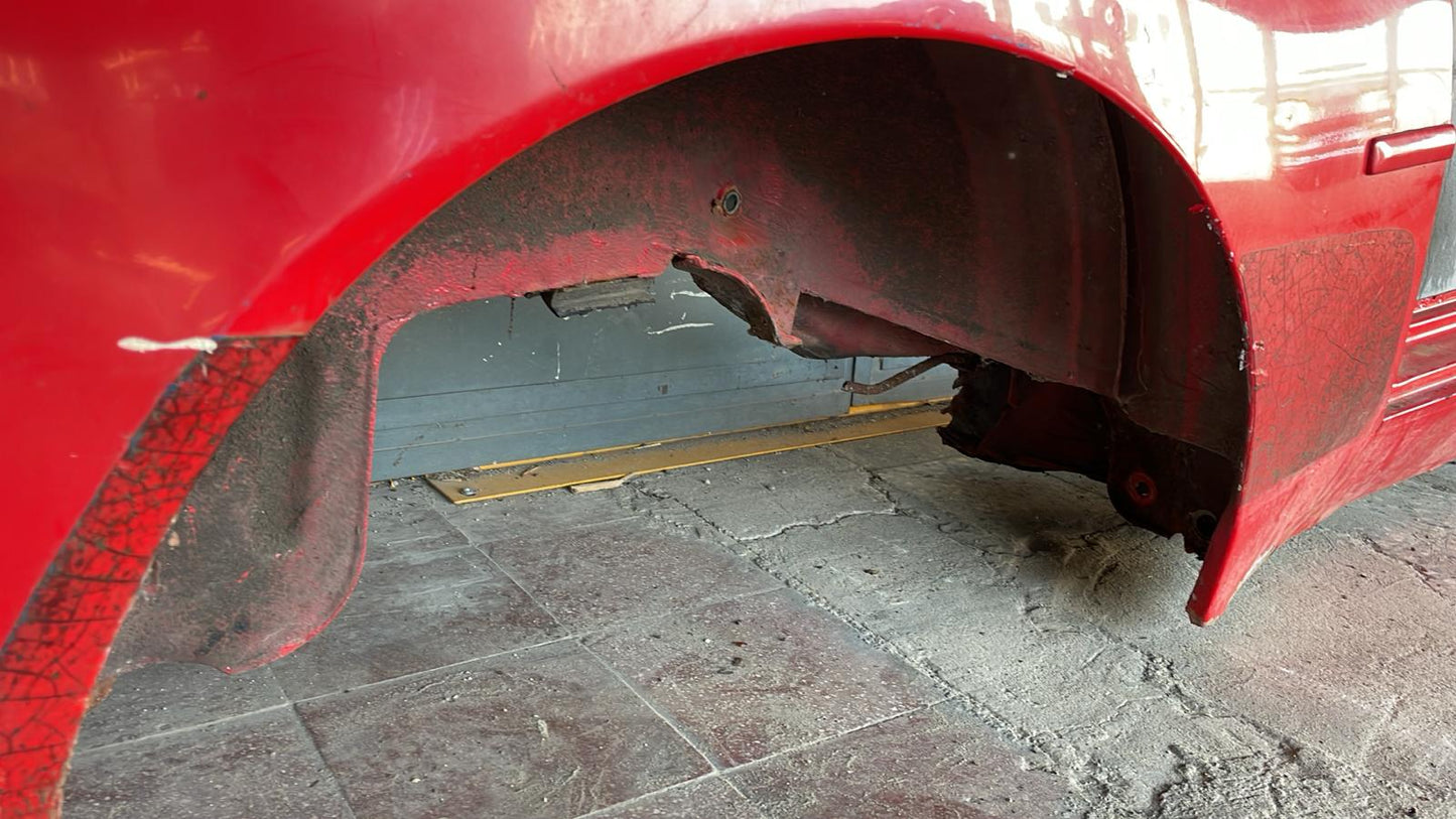 Porsche 944 Turbo  1989 right side cut, rear fender with sill