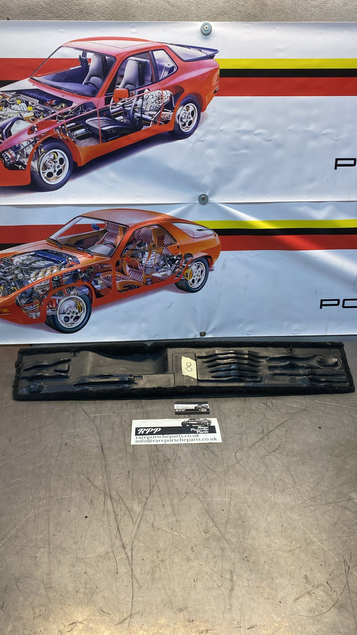 Porsche 928 Copertura pannello kit attrezzi con moquette nera, usata 92855118106
