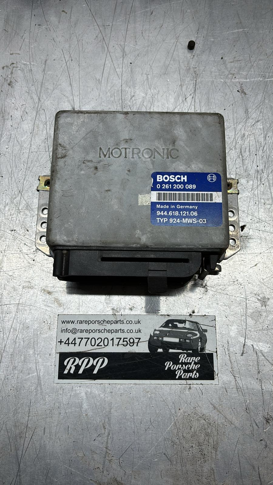 Porsche 944 2.7 Engine Control Unit, used 0261200089 / 94461812106