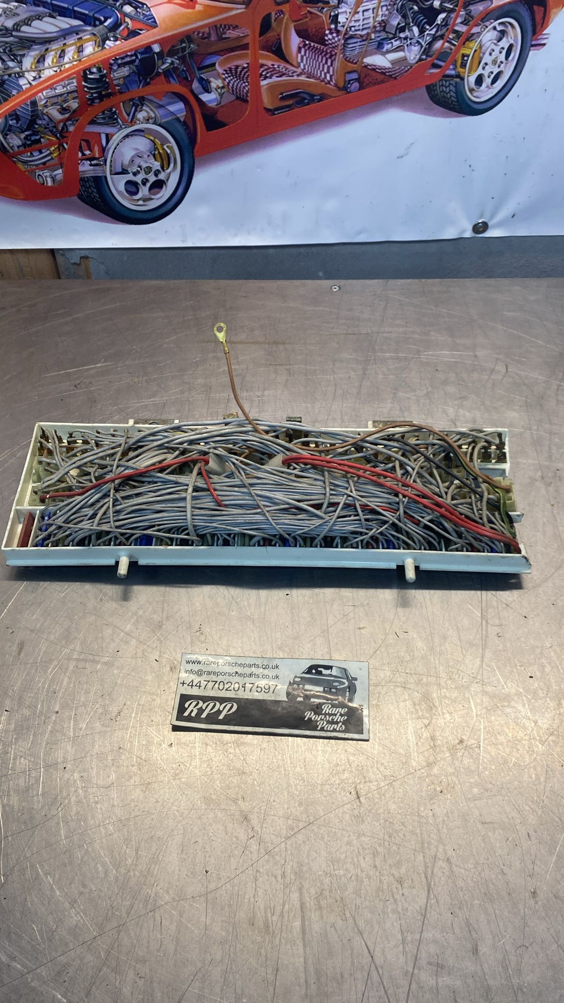 Porsche 928 relay fuse box, for spares or repair 92861010506
