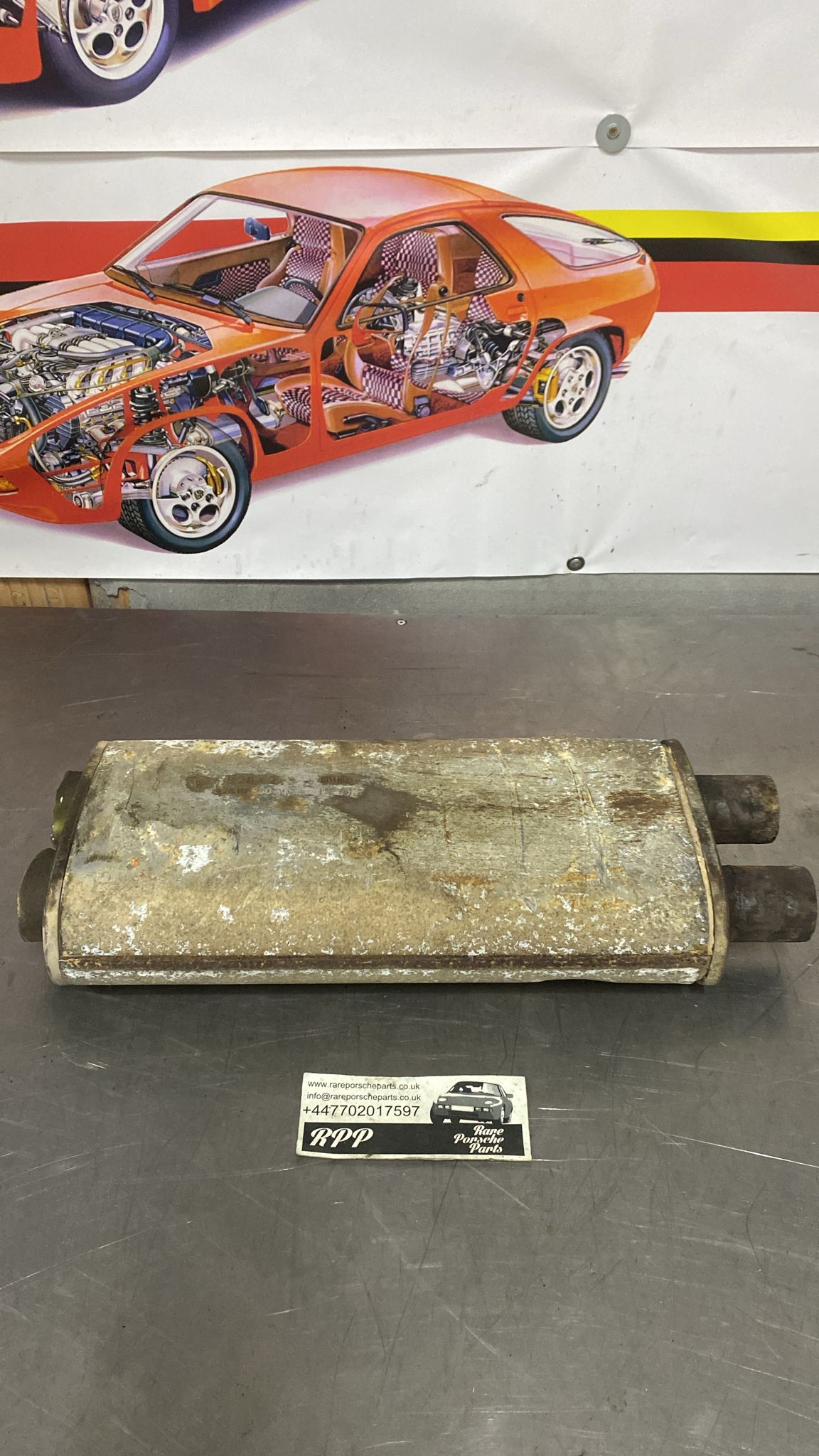 Silenziatore di scarico centrale Porsche 928, ricambi o riparazioni 92811109001