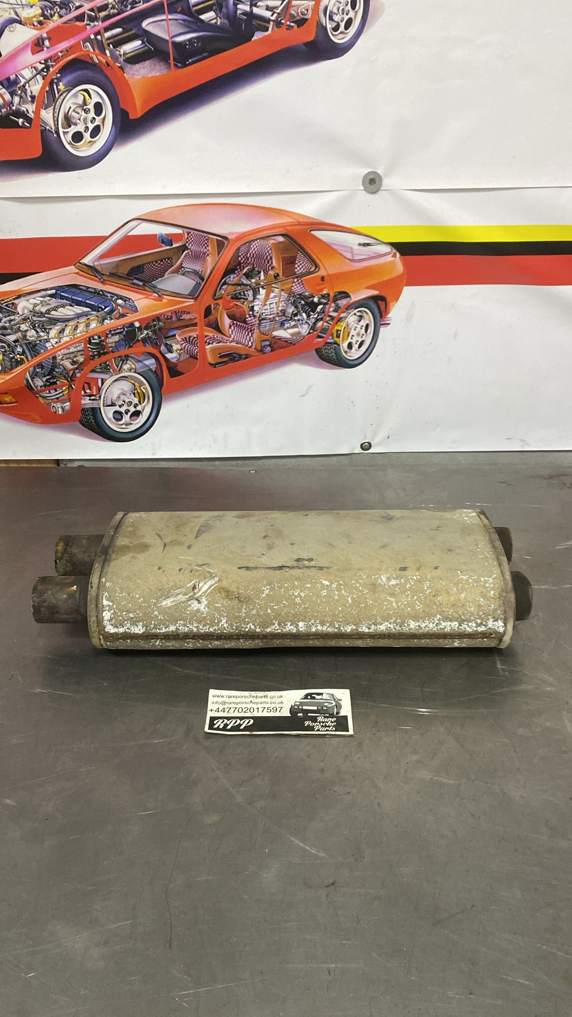 Silenziatore di scarico centrale Porsche 928, ricambi o riparazioni 92811109001