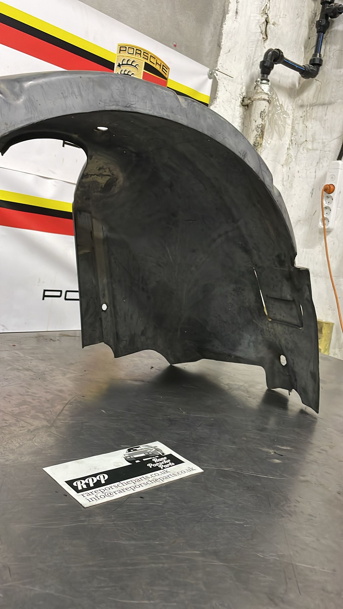 Porsche 944 da 85.5 rivestimento passaruota destro, 94450438201 Foto di studio per danni!!!