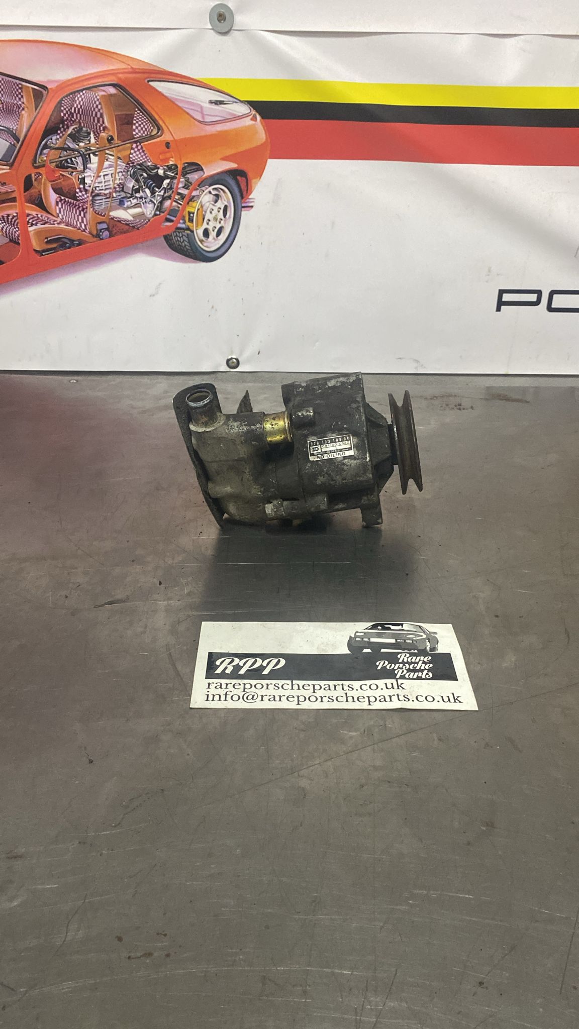 Porsche 928 air pump, used 92811310904
