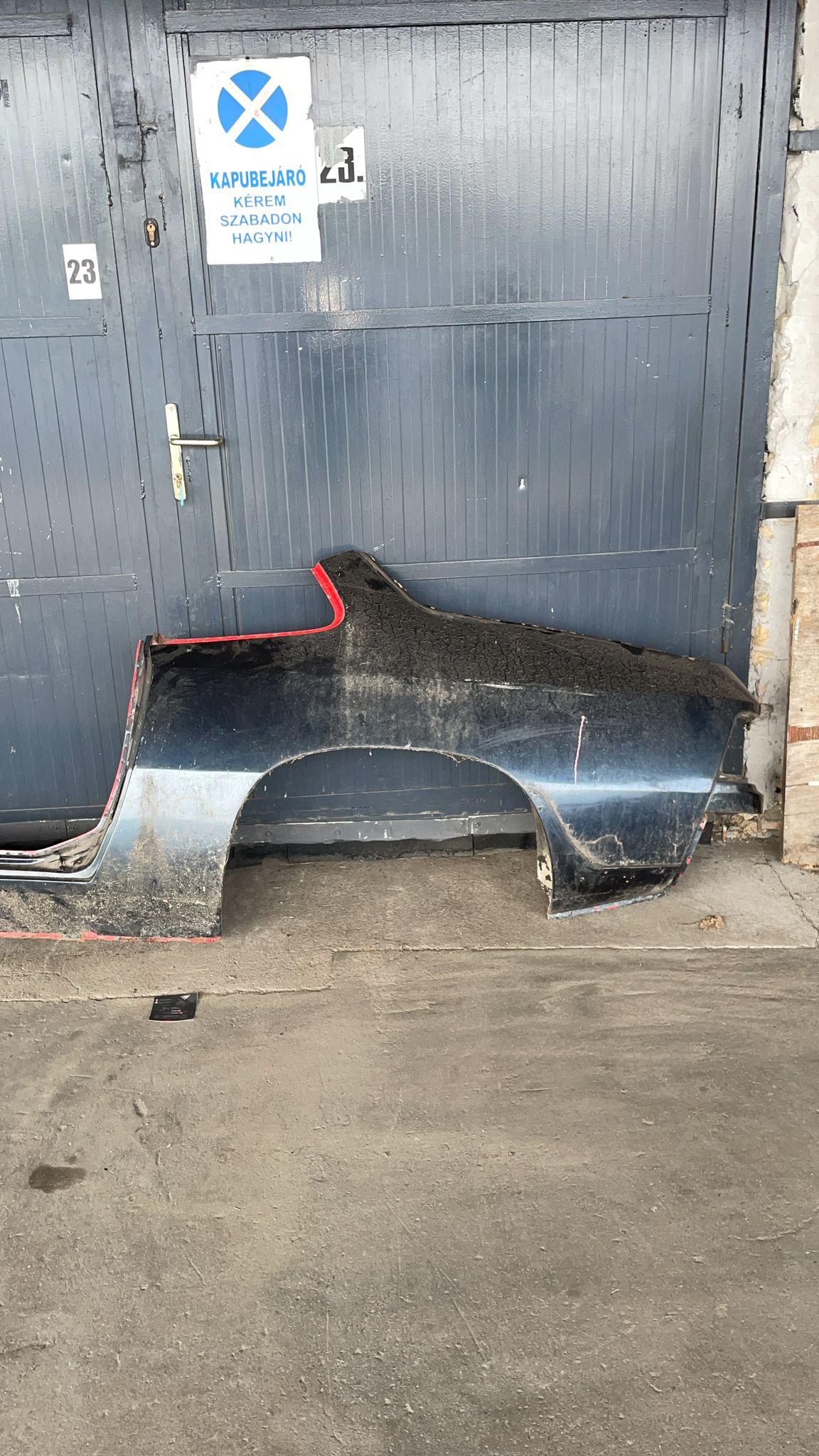 Porsche 924 left rear fender, side section with sill 477809601