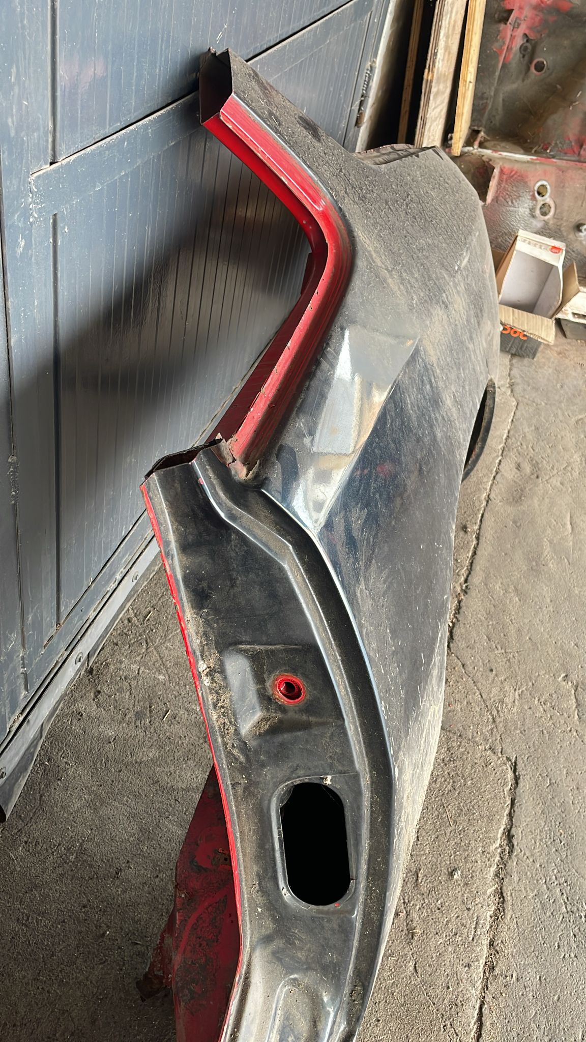 Porsche 924 left rear fender, side section with sill 477809601