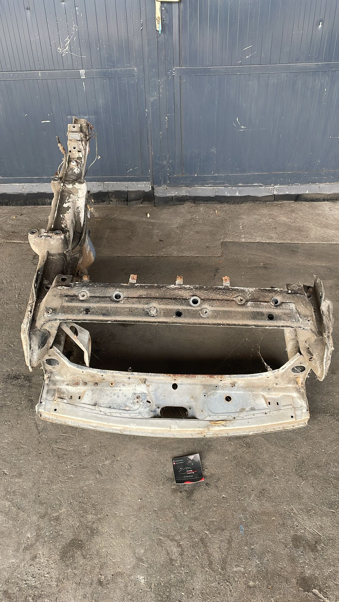 Porsche 928 front cut with left  wheel housing 92850194905