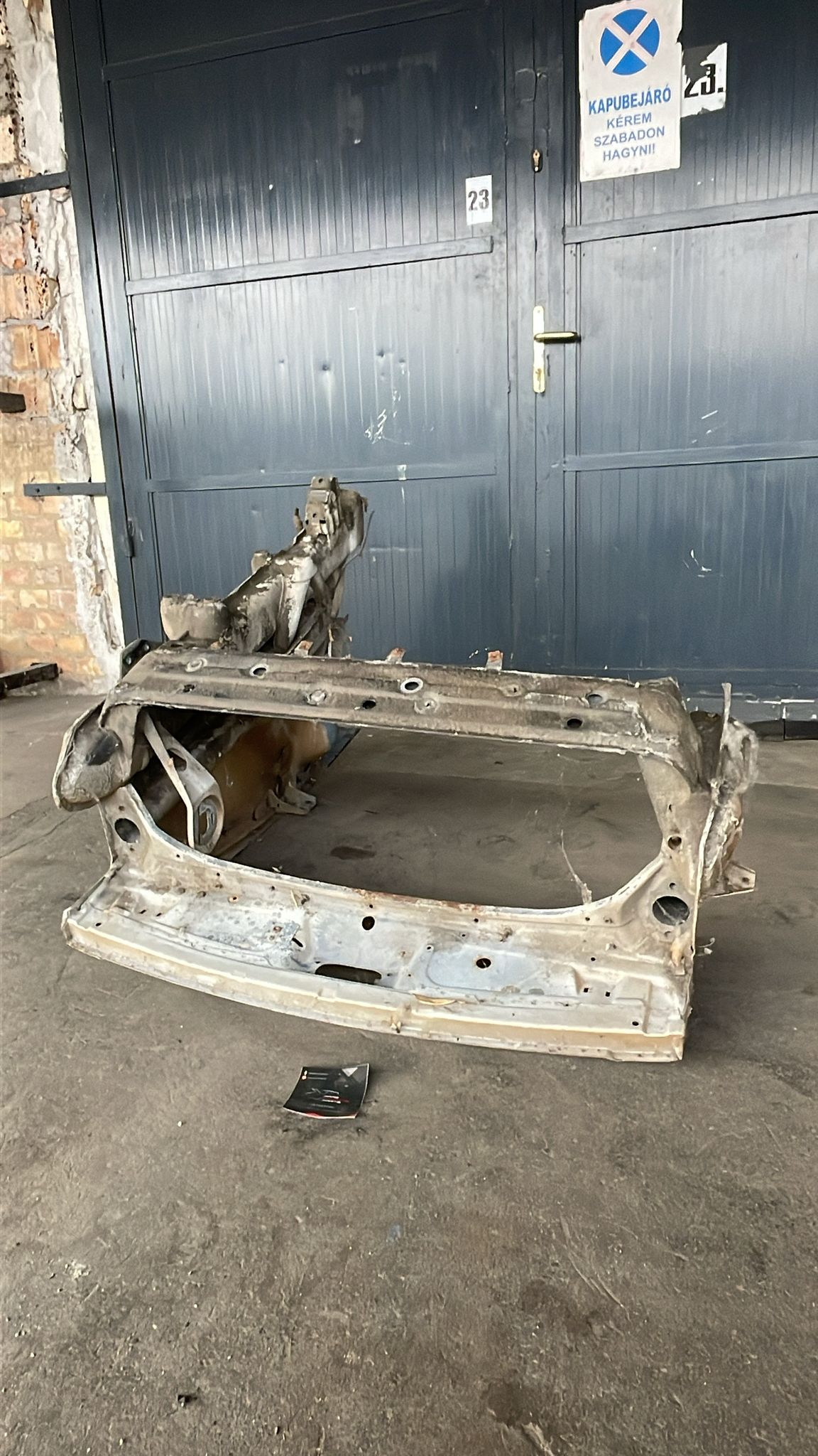 Porsche 928 front cut with left  wheel housing 92850194905