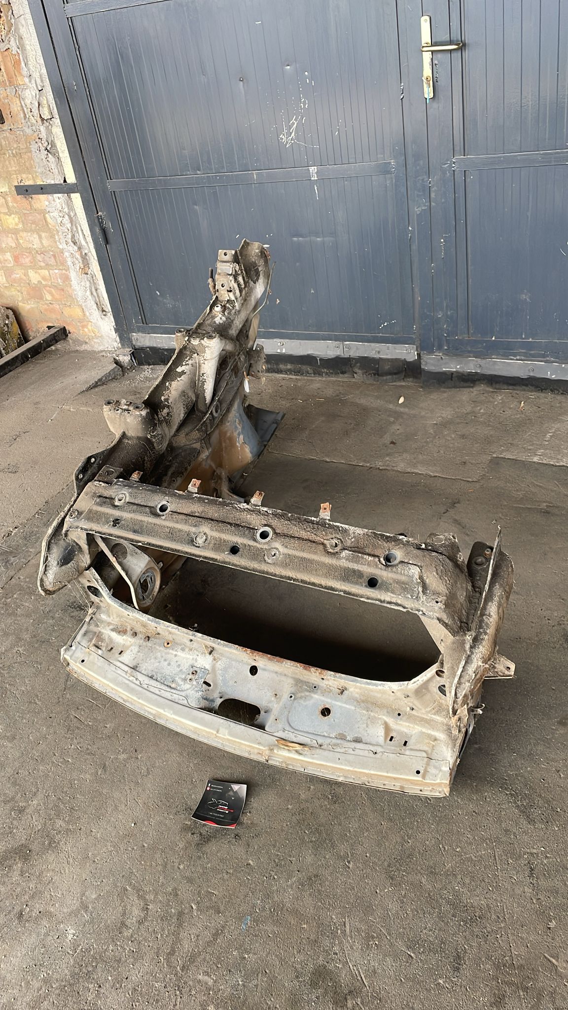 Porsche 928 front cut with left  wheel housing 92850194905