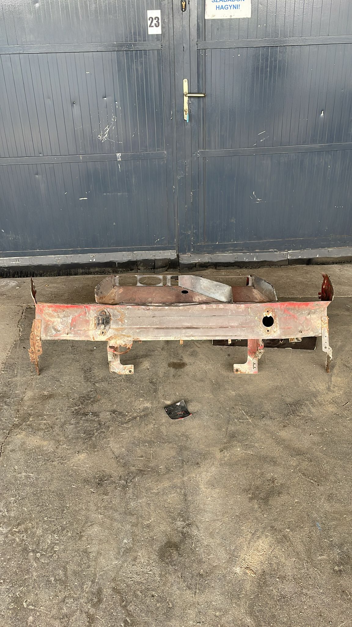 Porsche 924 front section cut, 477805591 