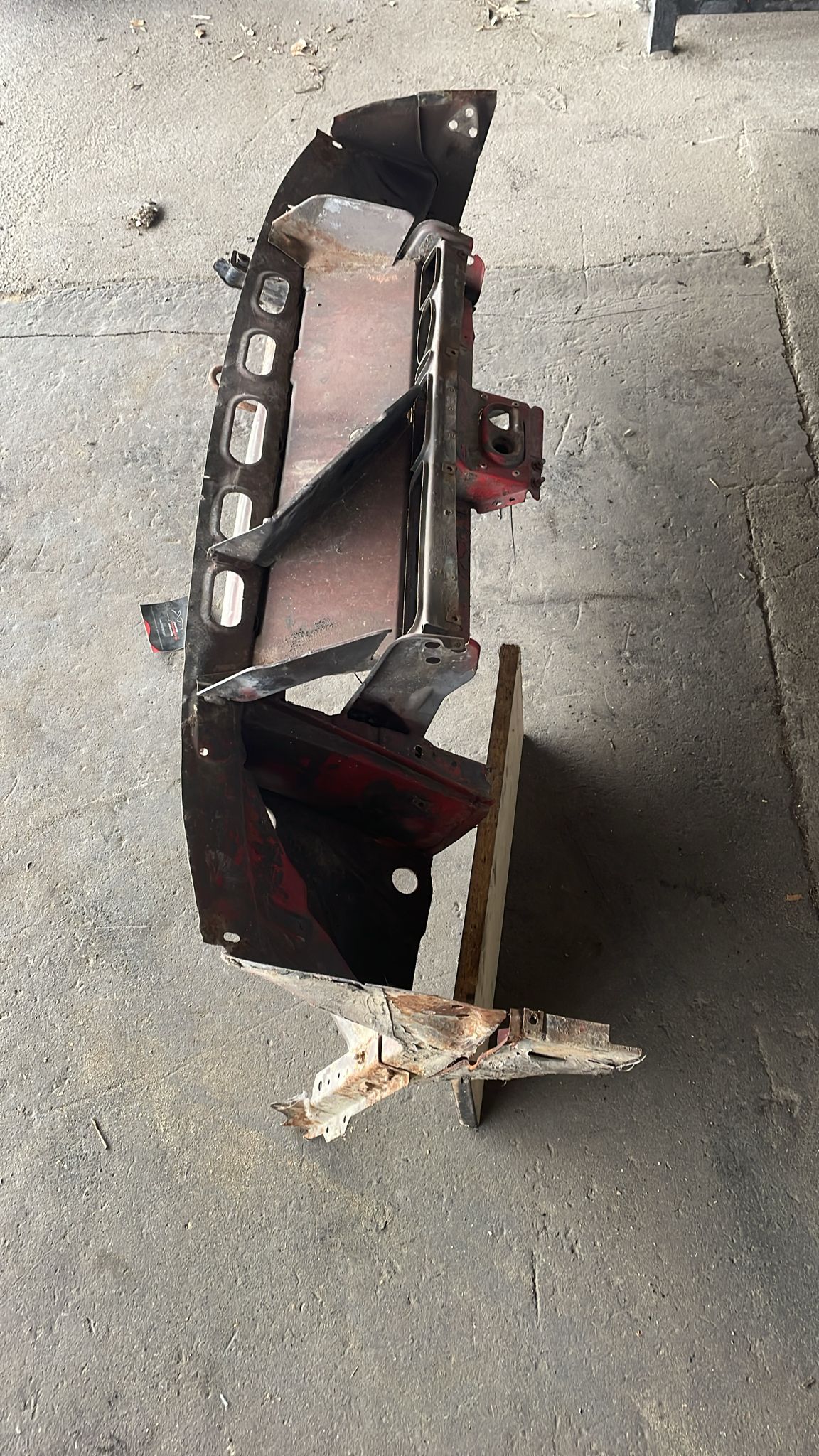 Porsche 924 front section cut, 477805591 