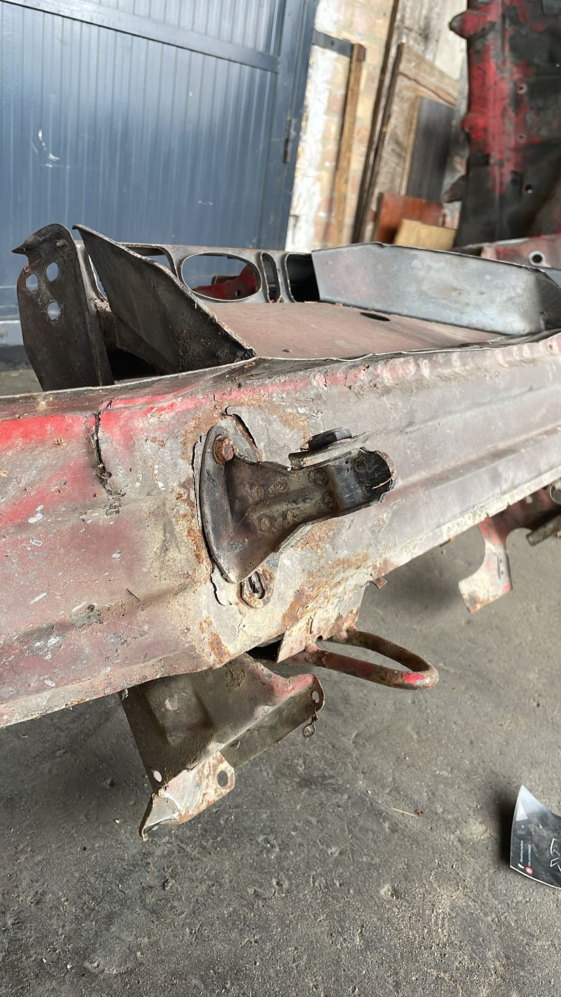 Porsche 924 front section cut, 477805591 