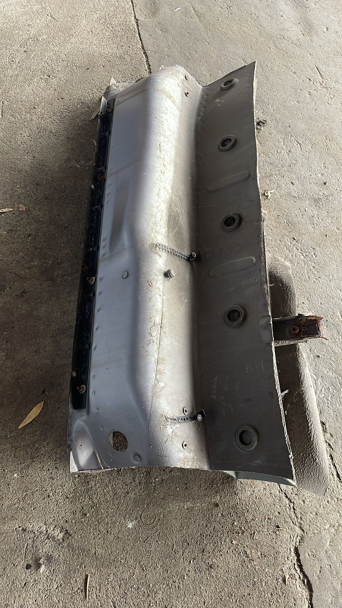 Porsche 928 rear panel cut 92850208104