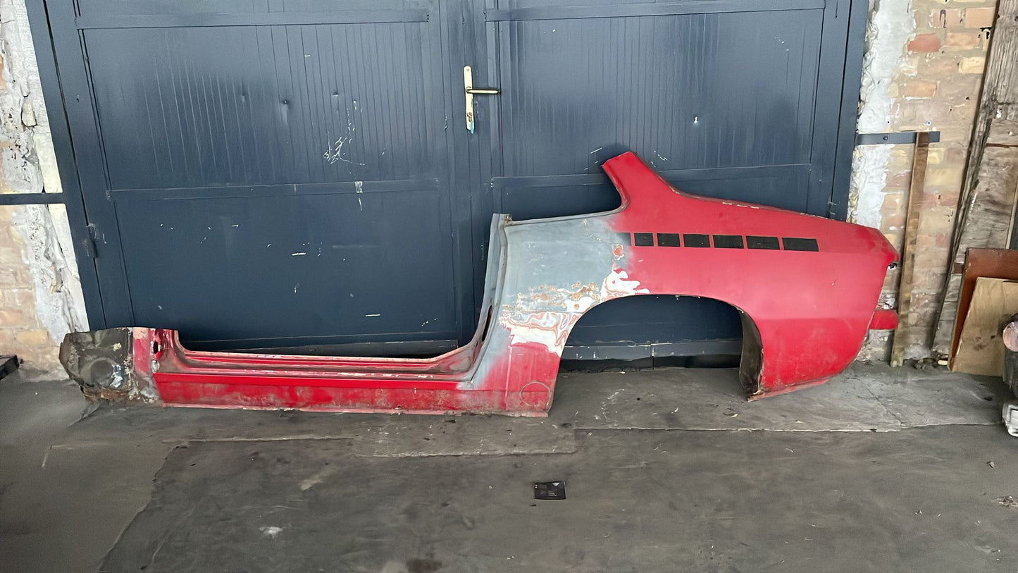 Porsche 924 left rear fender, side section with sill 477809601