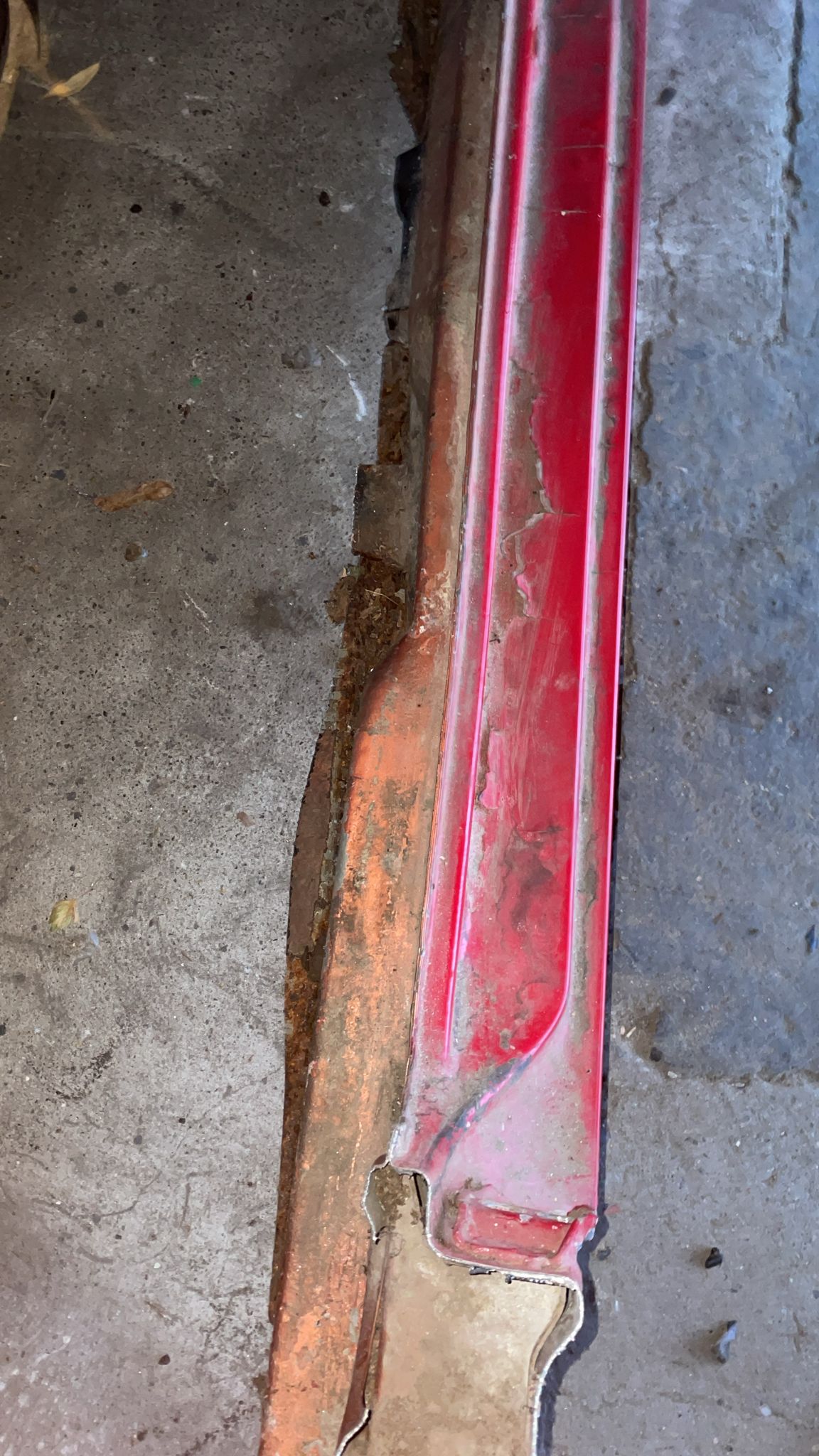 Porsche 924 left rear fender, side section with sill 477809601