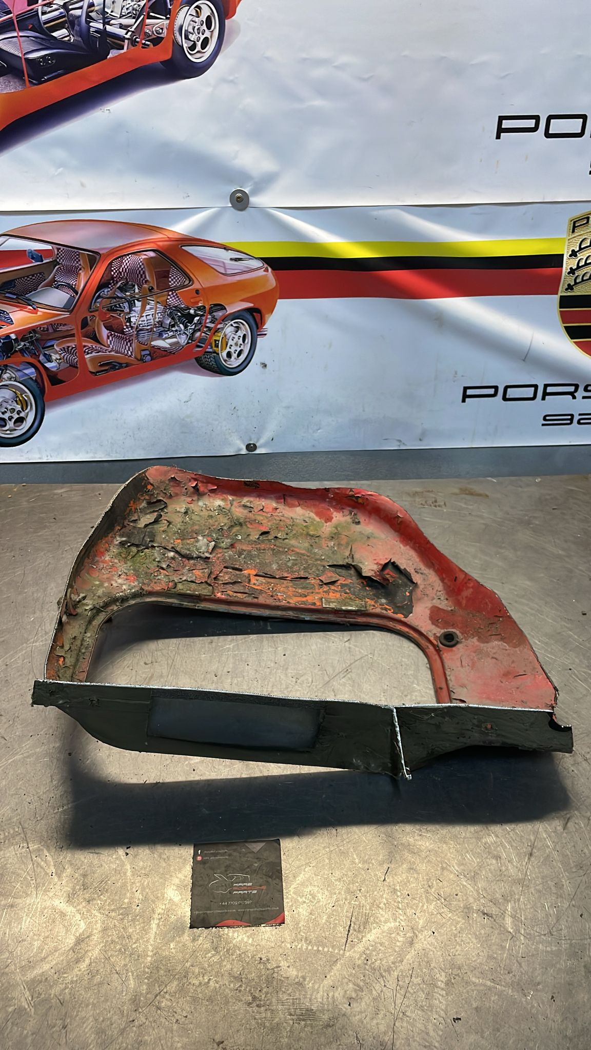 Porsche 928 rear floor section around battery, used, 92850170102