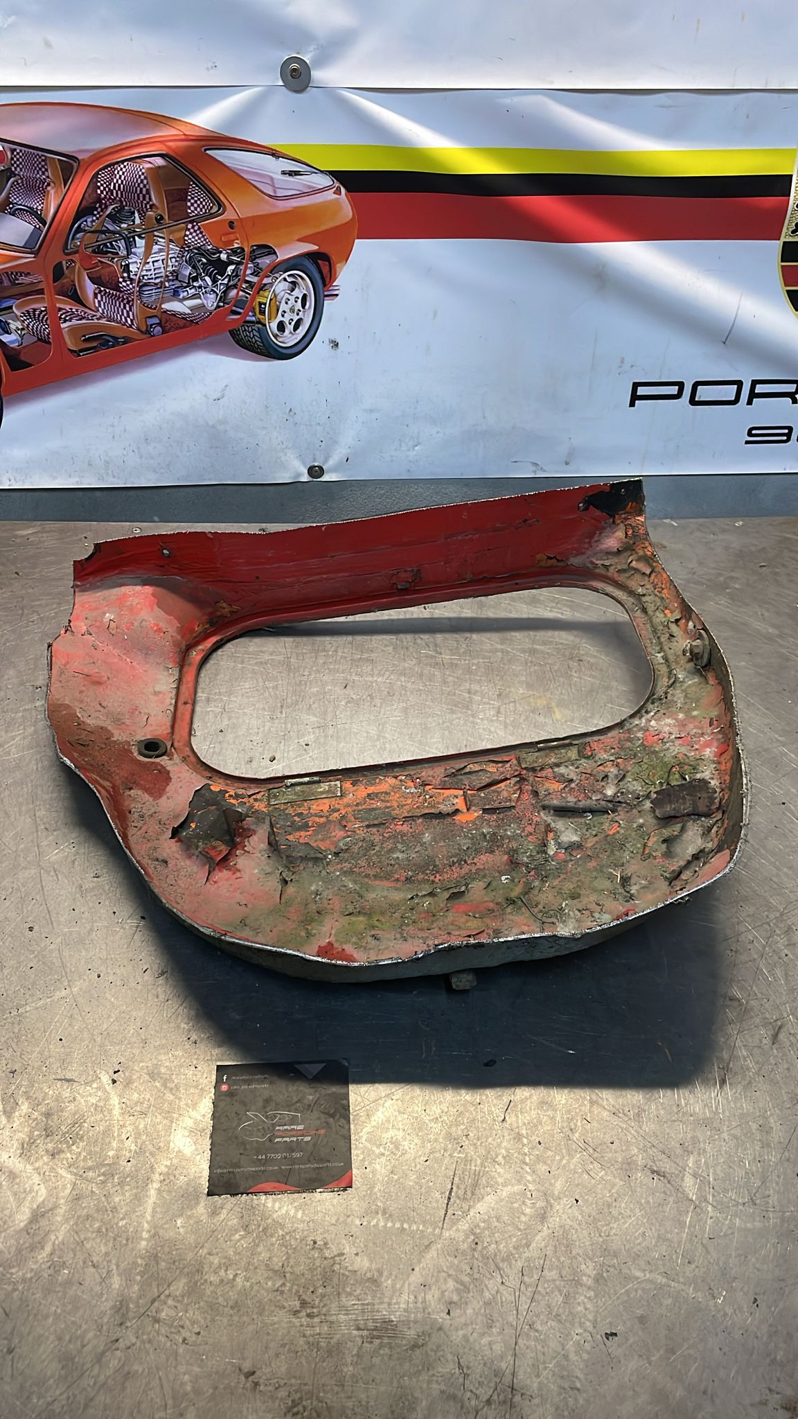 Porsche 928 rear floor section around battery, used, 92850170102