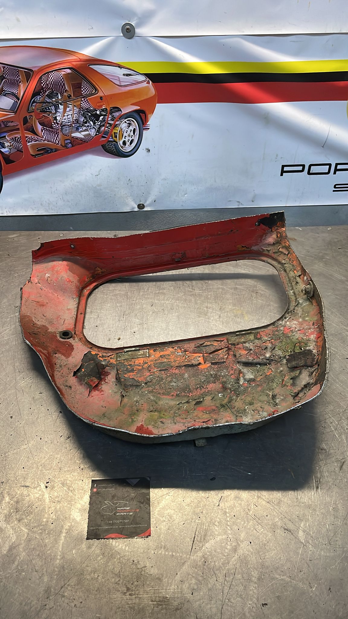 Porsche 928 rear floor section around battery, used, 92850170102