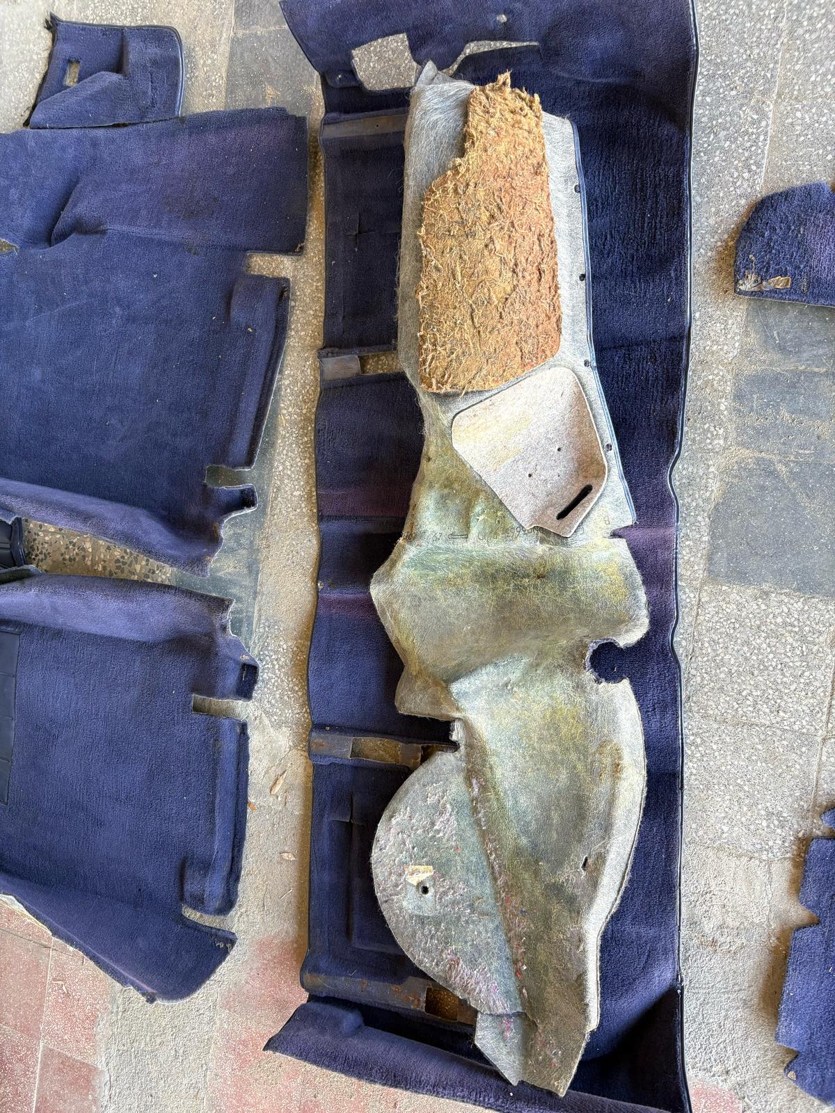 Porsche 944 RHD purple carpet set, NOT complete