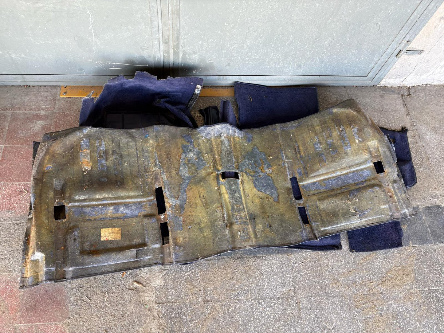 Porsche 944 RHD purple carpet set, NOT complete