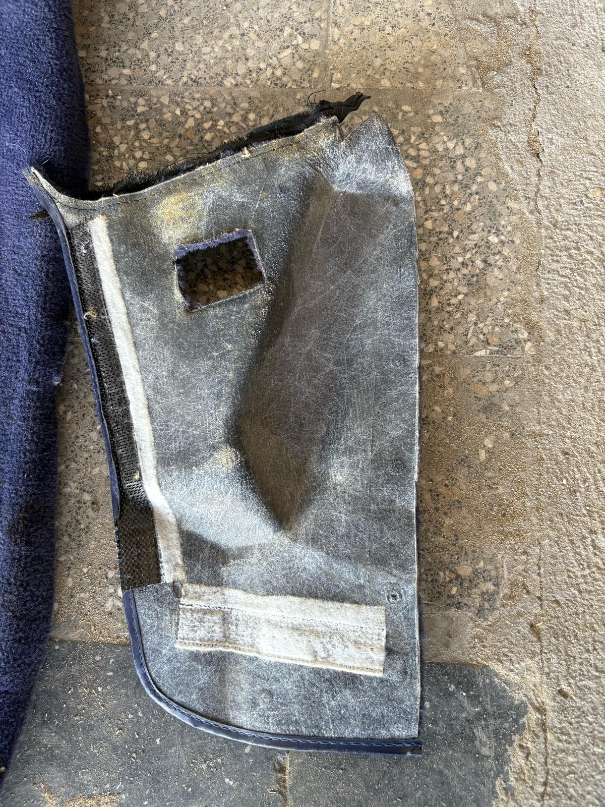 Porsche 944 RHD purple carpet set, NOT complete