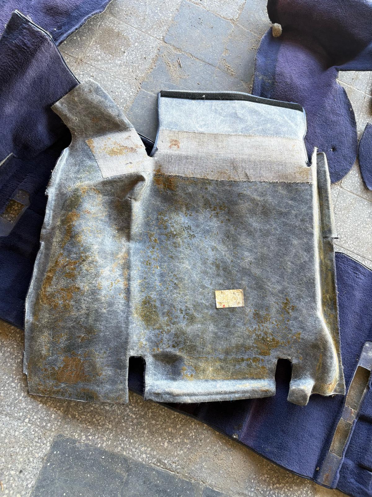 Porsche 944 RHD purple carpet set, NOT complete