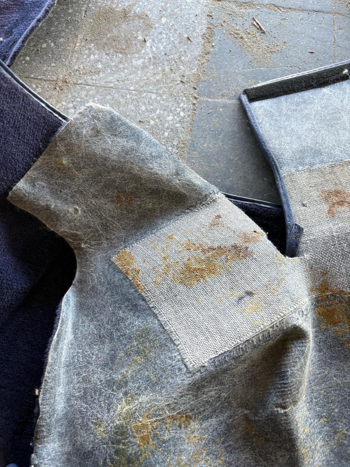 Porsche 944 RHD purple carpet set, NOT complete