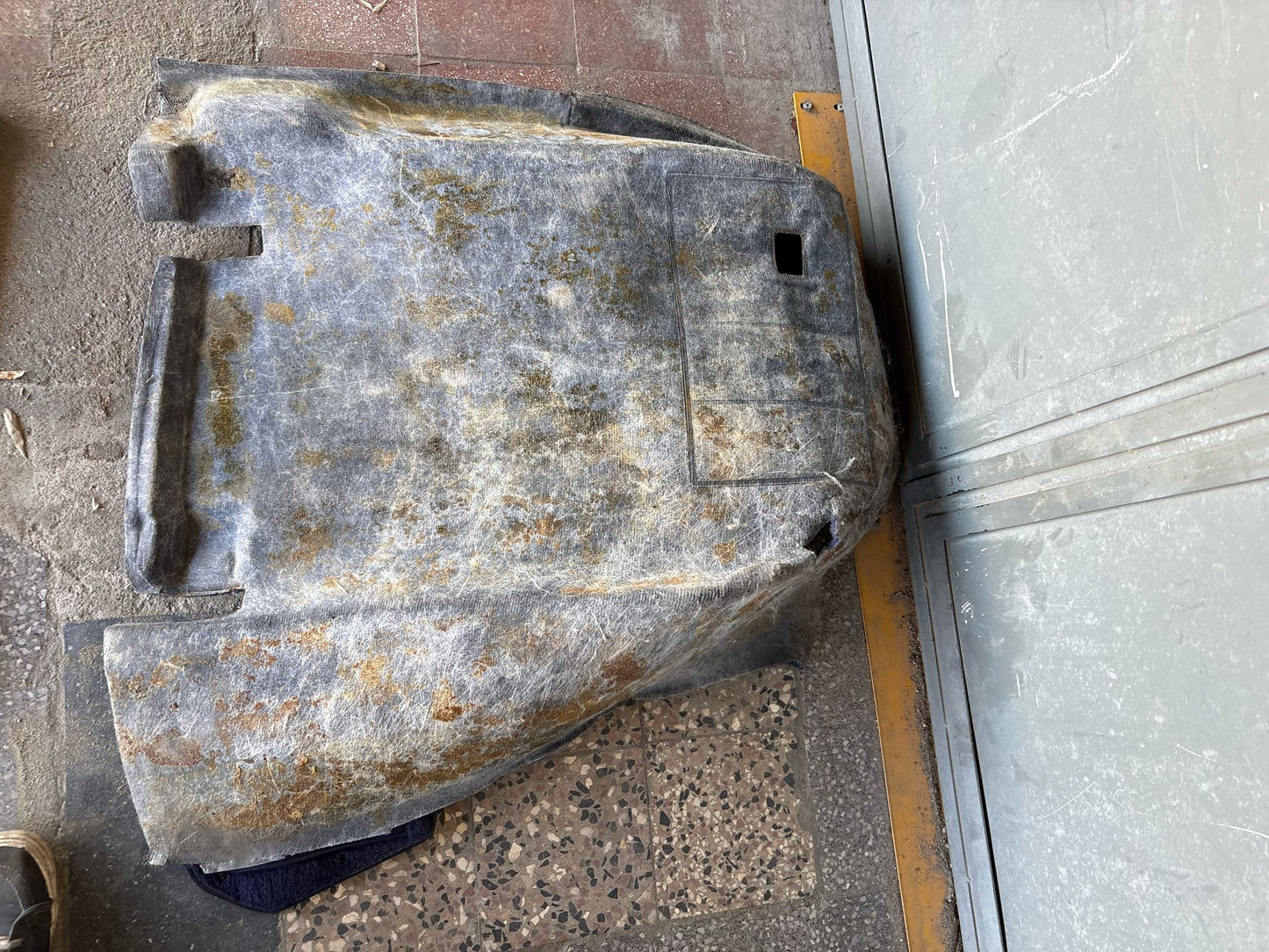 Porsche 944 RHD purple carpet set, NOT complete