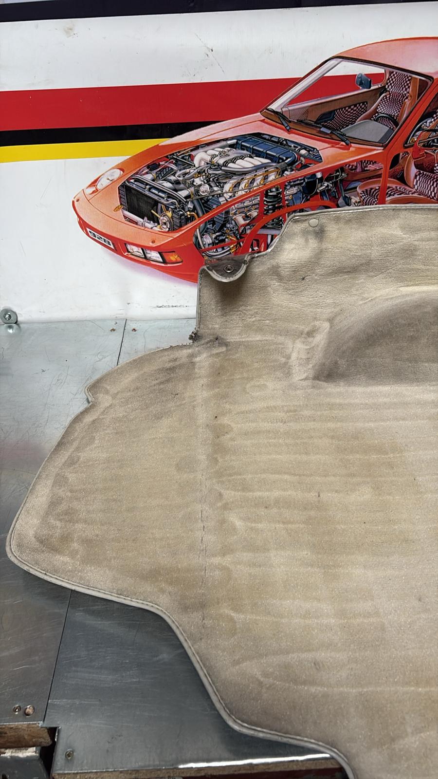 Porsche 924S 944 85.5- boot carpet, champagne, 94555506303 used, space saver wheel type