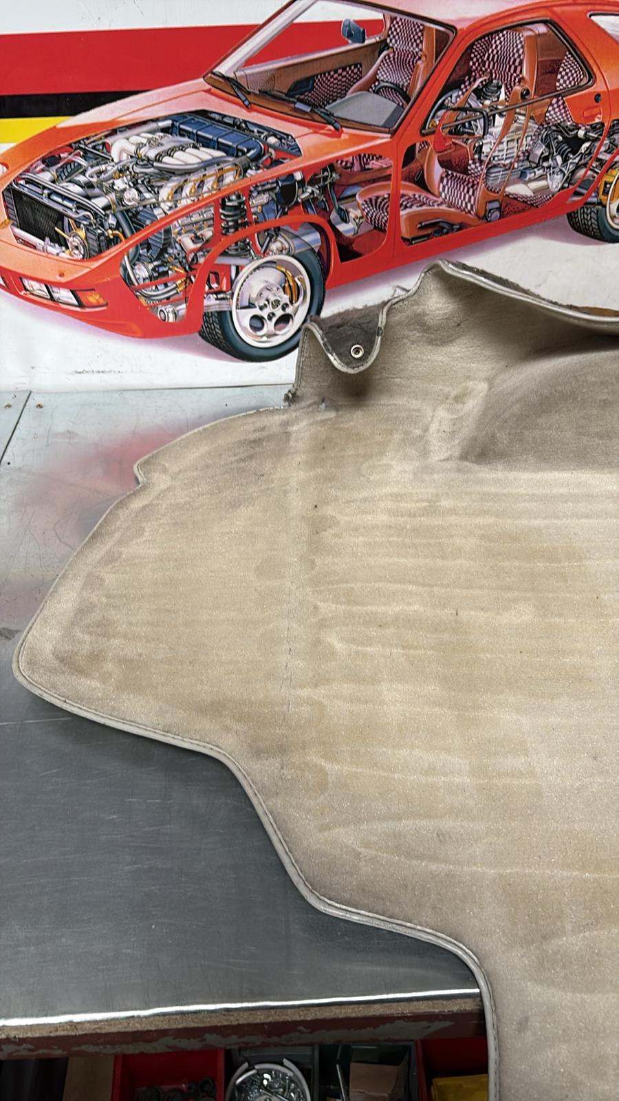 Porsche 924S 944 85.5- boot carpet, champagne, 94555506303 used, space saver wheel type