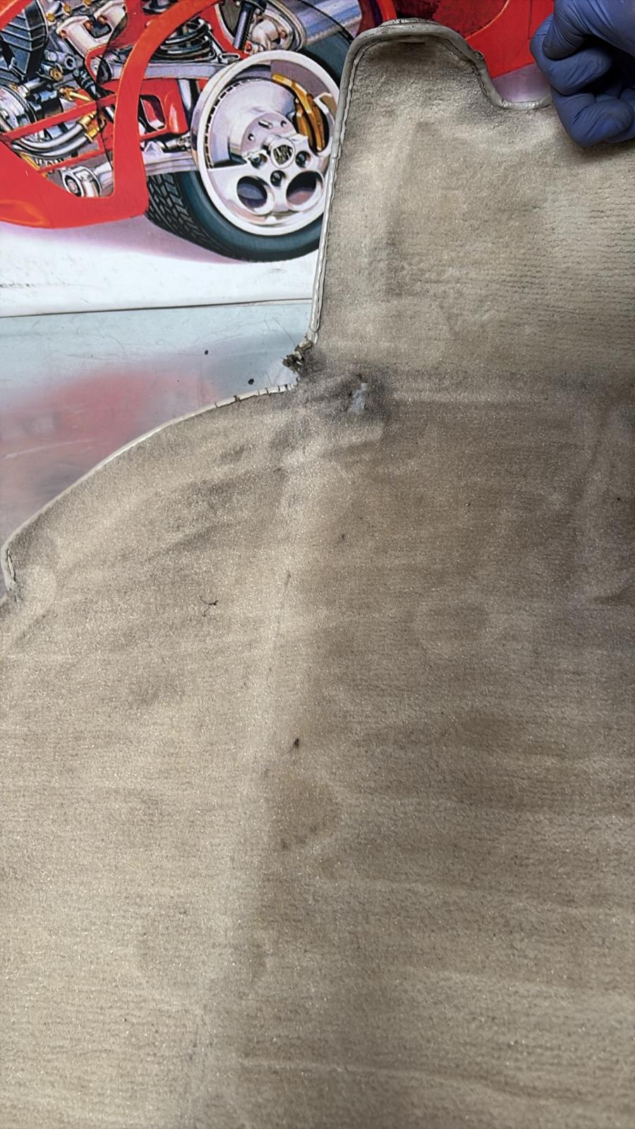 Porsche 924S 944 85.5- boot carpet, champagne, 94555506303 used, space saver wheel type