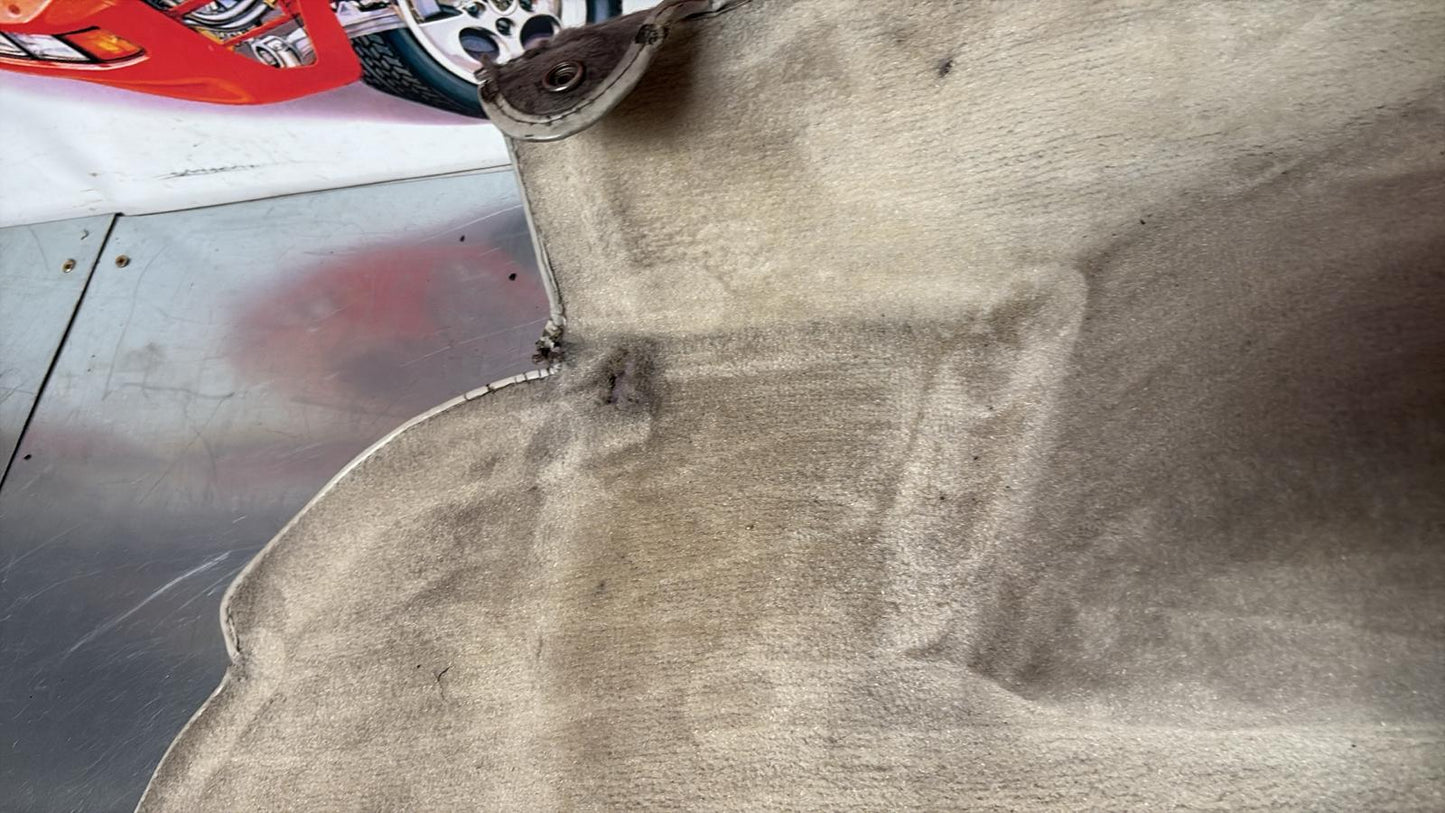 Porsche 924S 944 85.5- boot carpet, champagne, 94555506303 used, space saver wheel type