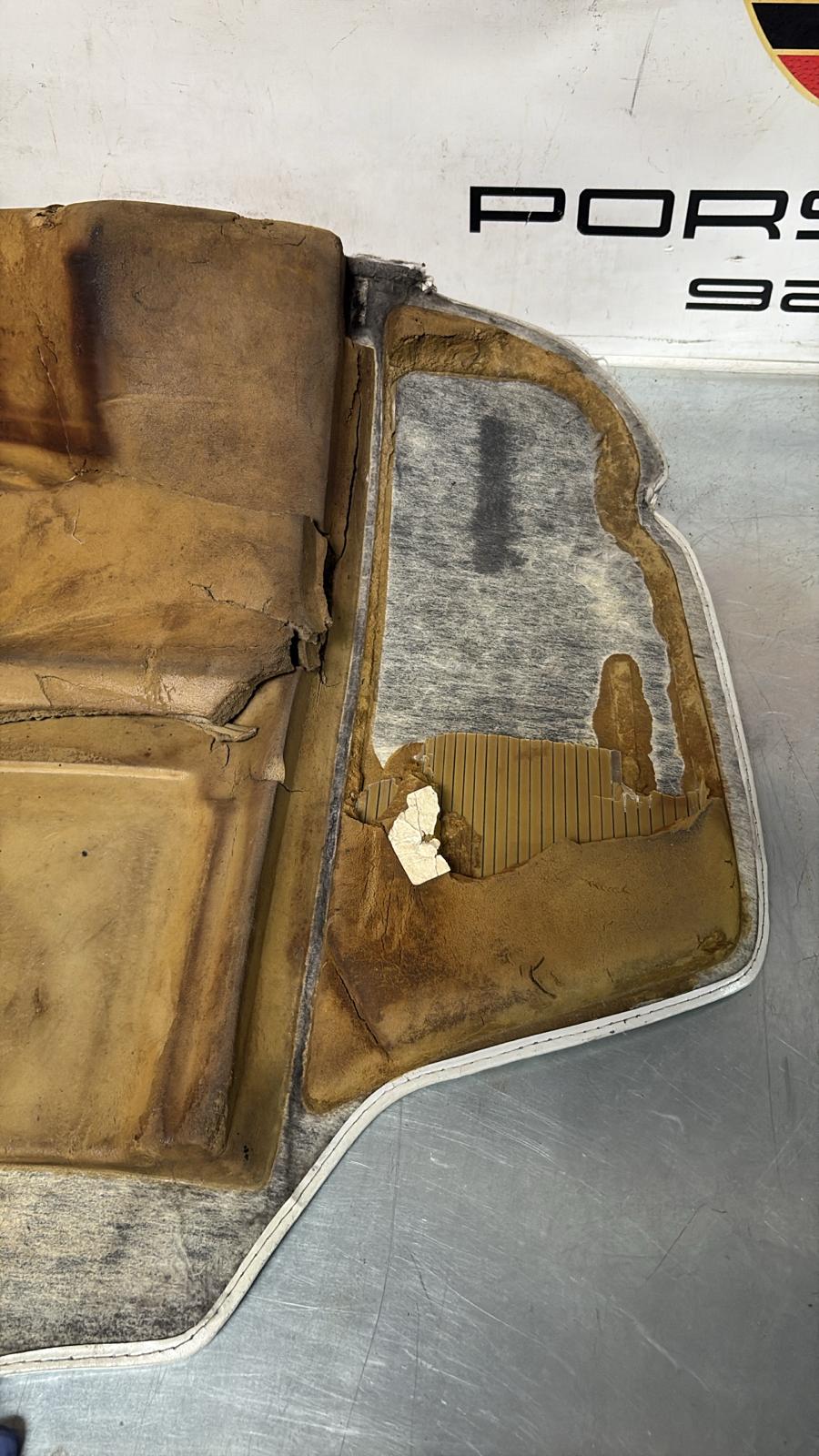 Porsche 924S 944 85.5- boot carpet, champagne, 94555506303 used, space saver wheel type