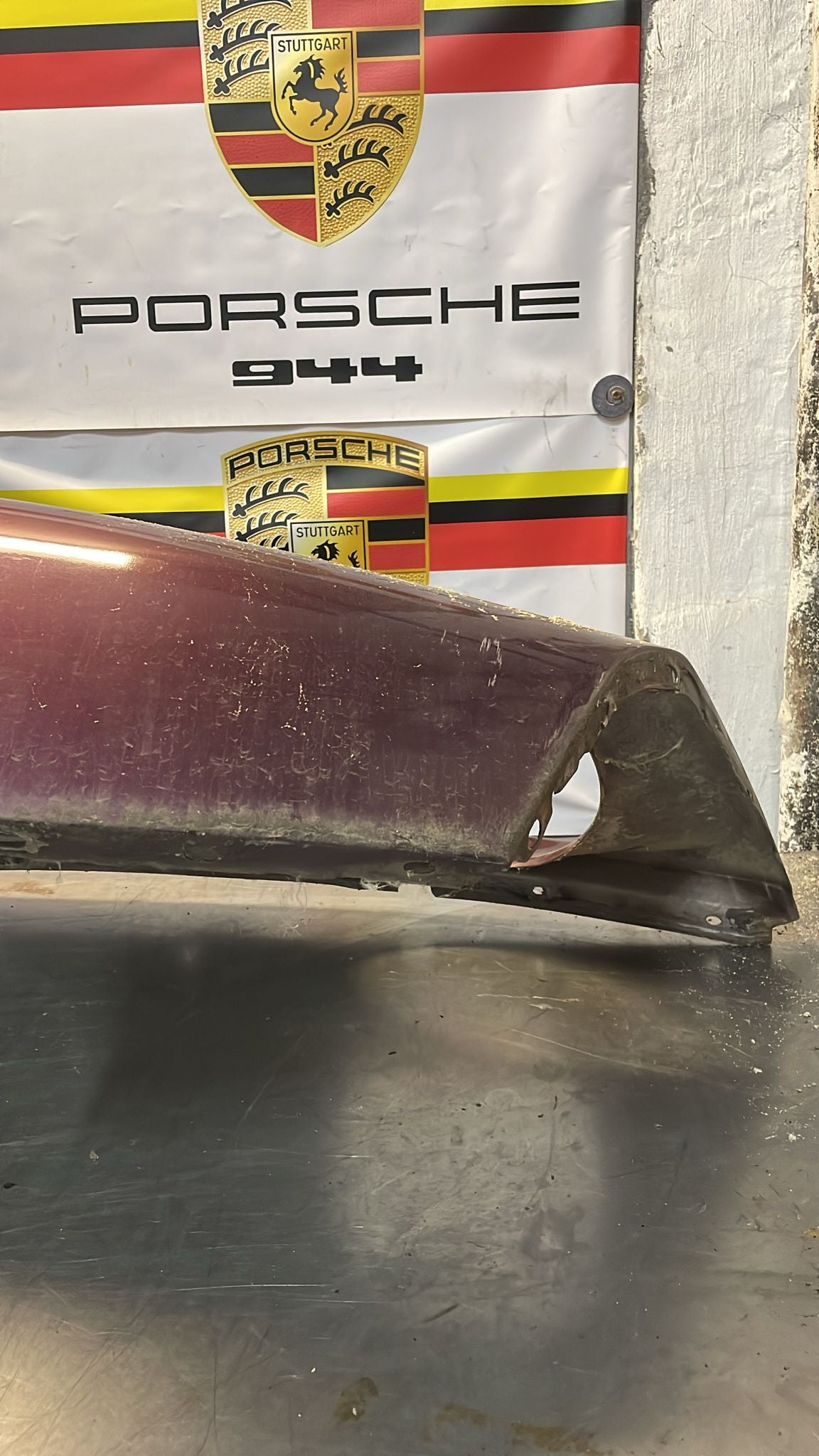 Porsche 928 S4 GT front right wing, used, 92850301211